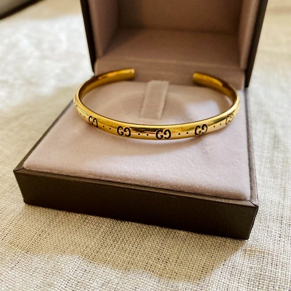 18K Gold Gucci Bracelet / Cuff - Picture 1 of 8